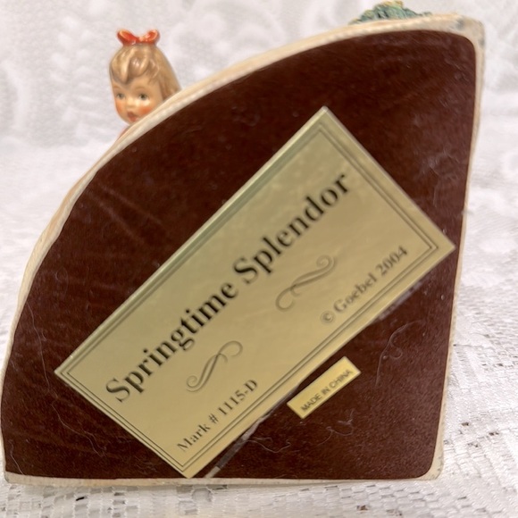 💛TM8 ‘Springtime Splendor’ HummelScape and Hummel Figurine ‘Nature’s Gift’. - Picture 5 of 13